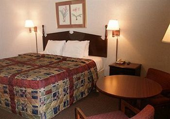 Red Roof Hotel 2*
