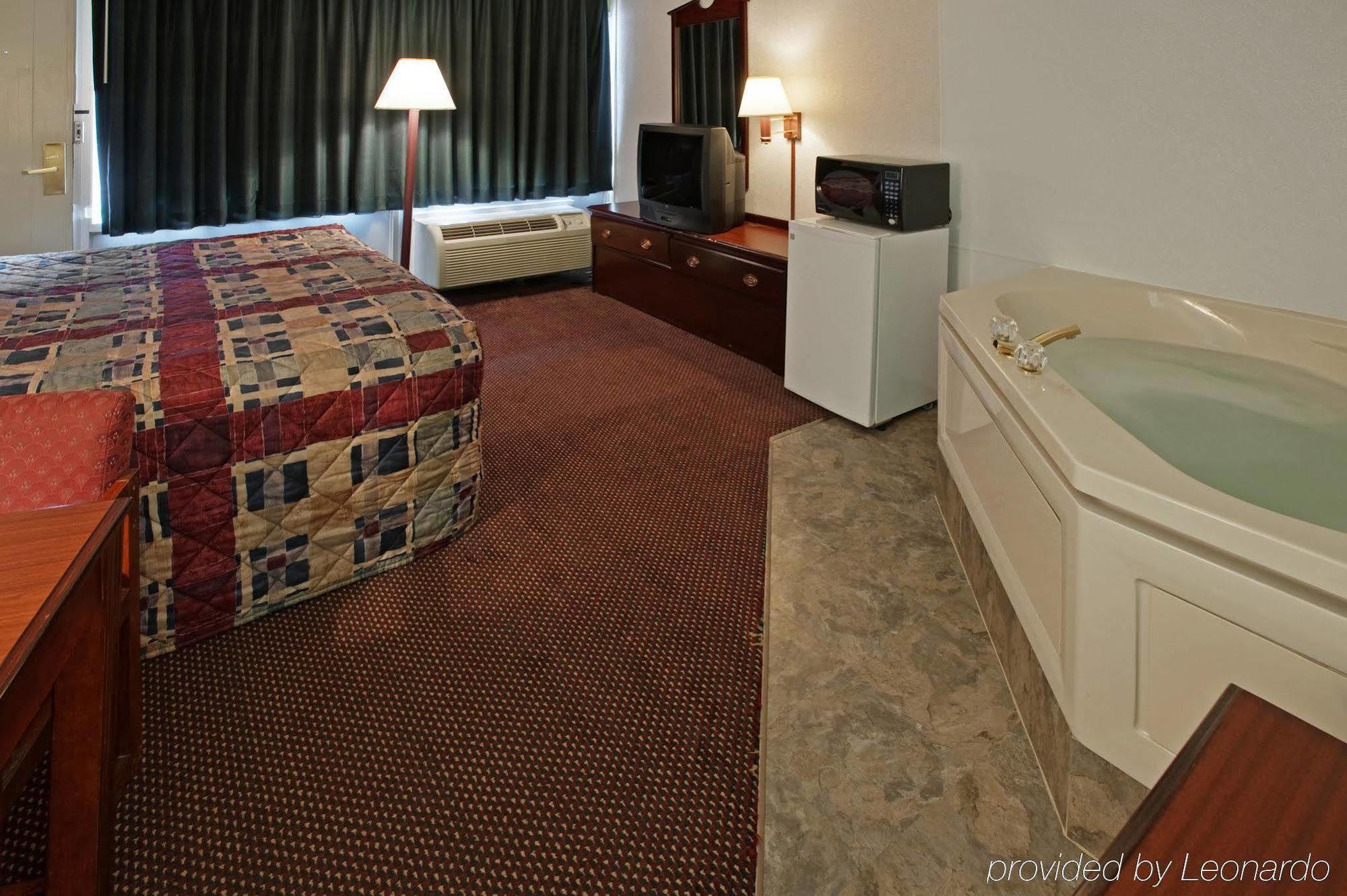 Red Roof Hotel 2*